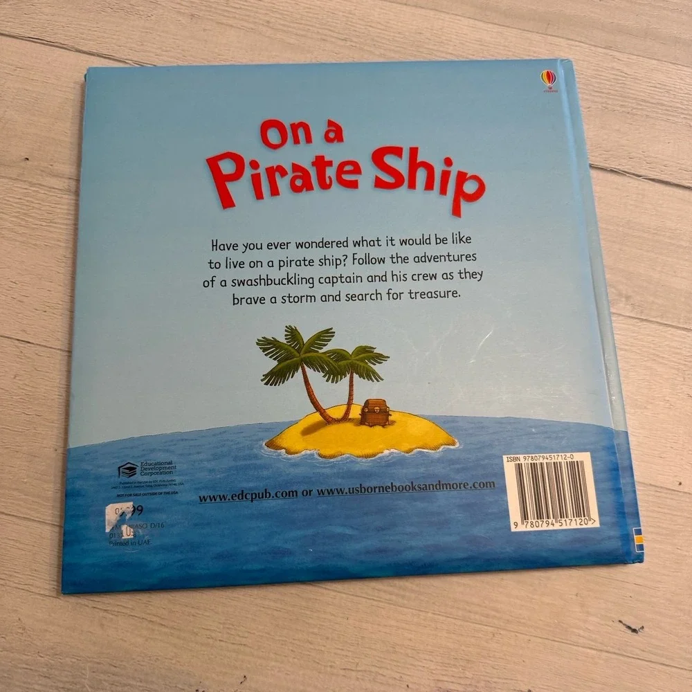 Usborne Paper Pie On a pirate ship‎ kids book
